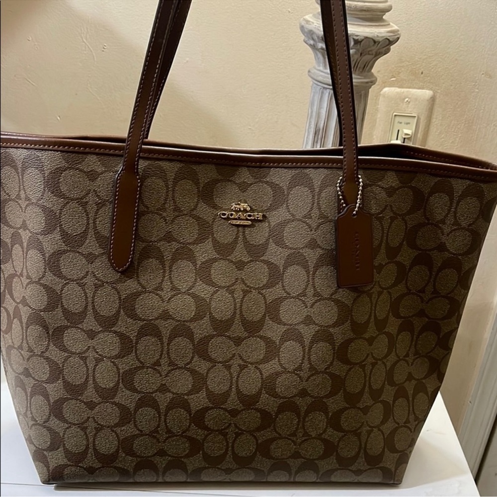 Authentic Coach City Tote Khaki Signature